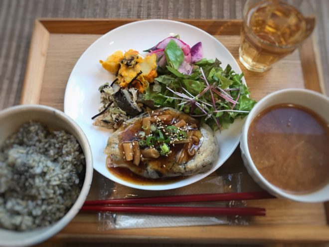 東京 御茶ノ水 カフェ 晴れ屋 胃を休めたい時に やさしいベリタリアン ランチが食べられるところ さゆりっぷ